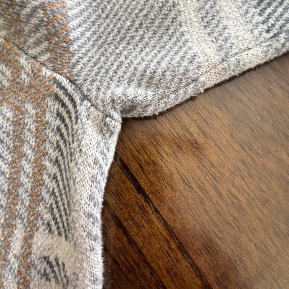 Cleo mock neck neutral tone pullover sweater with button detail size M - Picture 7 of 14